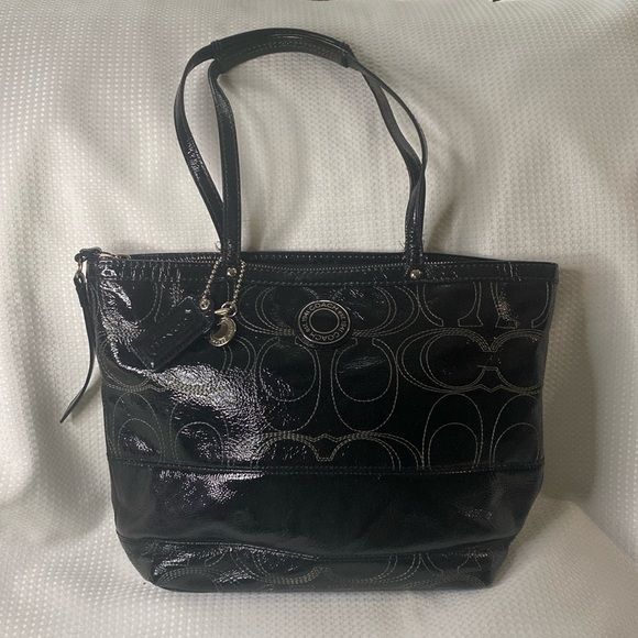 Coach Handbags - Coach Black Patent Leather Signature C Shoulder Bag EUC